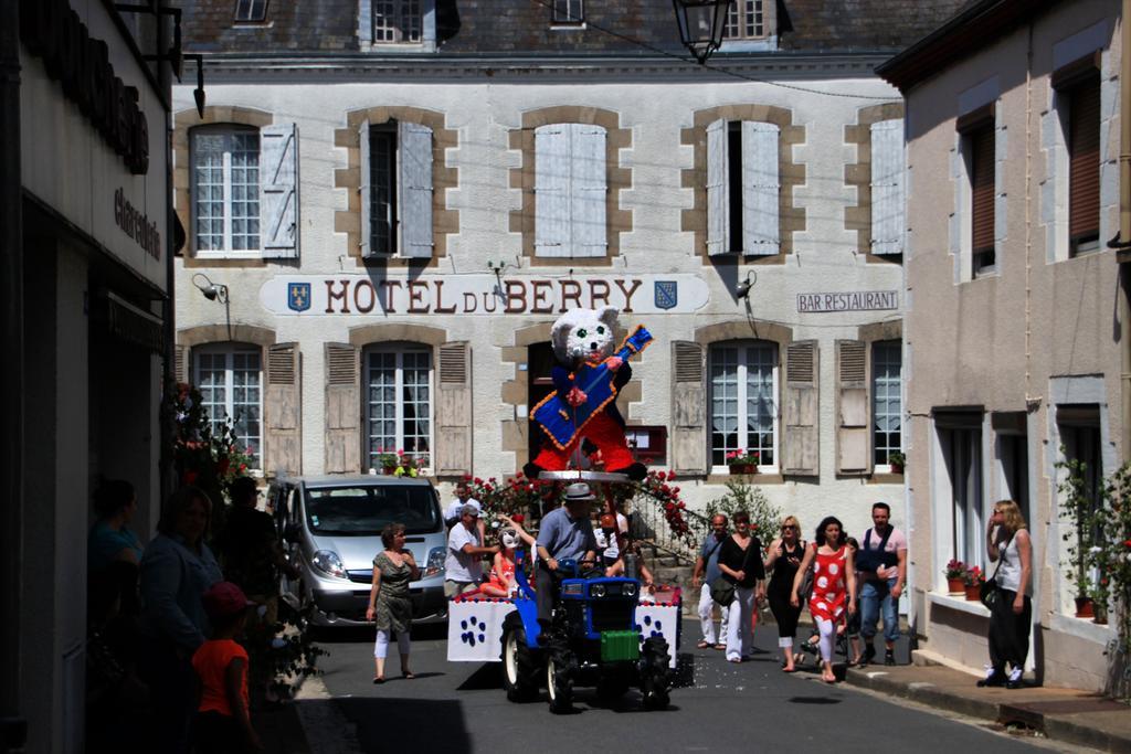 Aigurande Hotel Du Berry מראה חיצוני תמונה