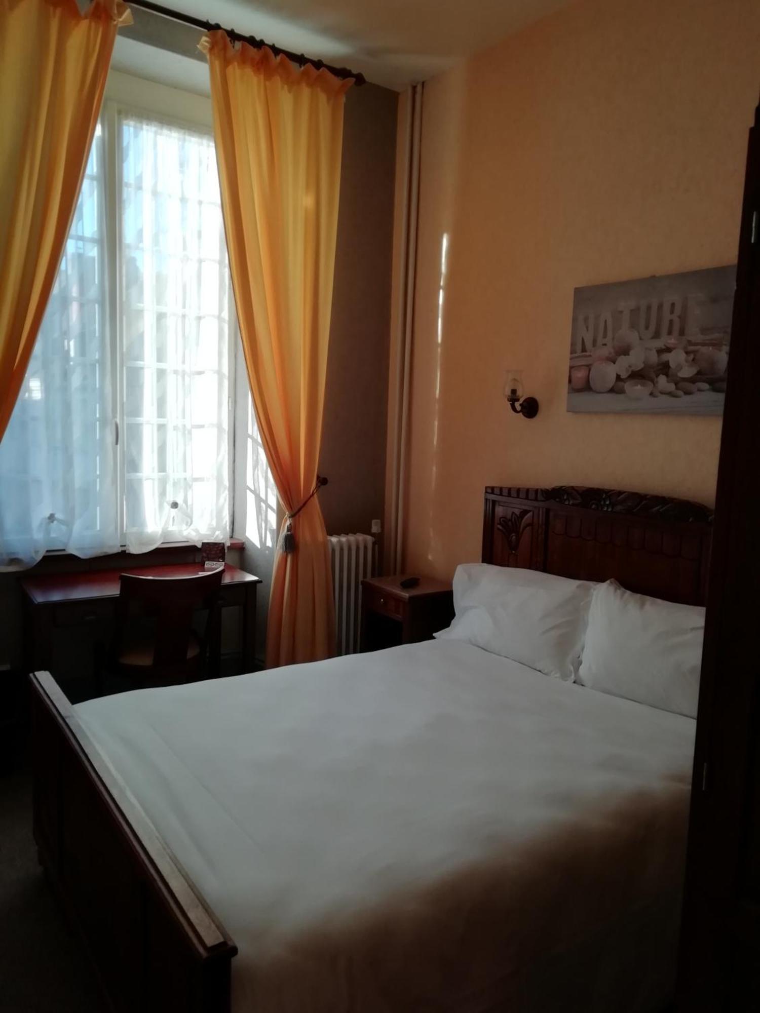 Aigurande Hotel Du Berry מראה חיצוני תמונה