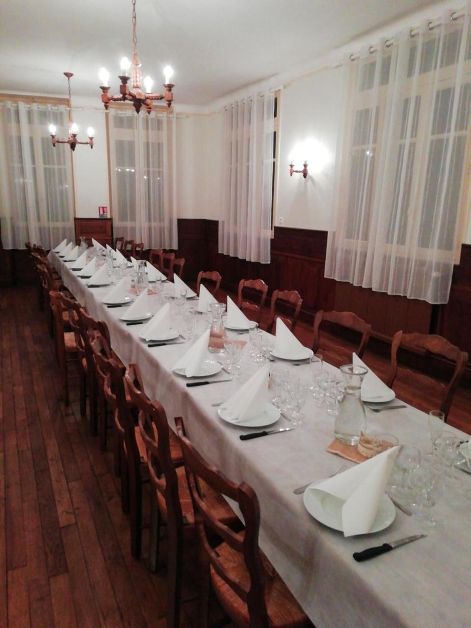 Aigurande Hotel Du Berry מראה חיצוני תמונה